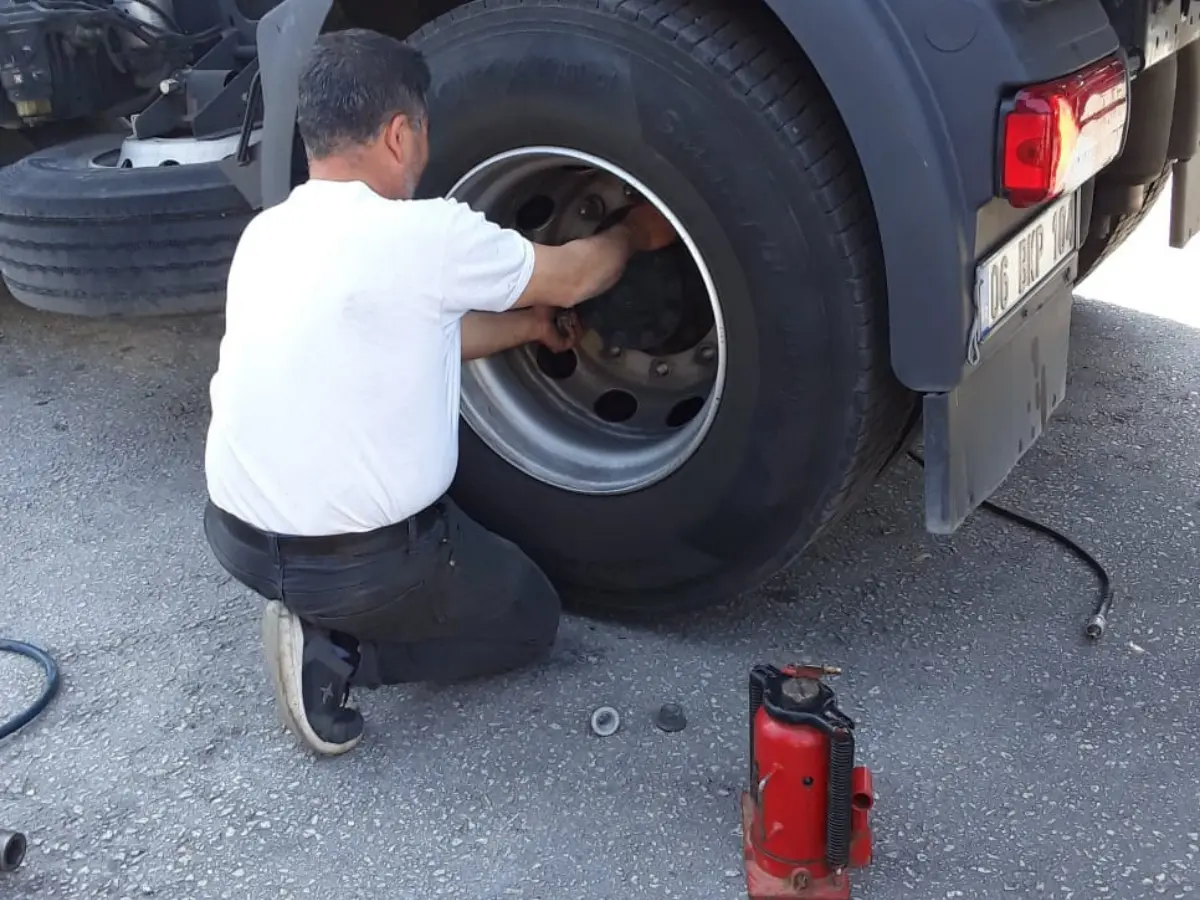 Dikili Oto Lastikçi